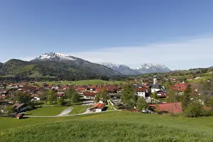 Reit im Winkl with Unterberg hill, mountains Wilder Kaiser and Zahmer Kaiser, Chiemgau region, Upper Bavaria, Bavaria, Germany, Europe