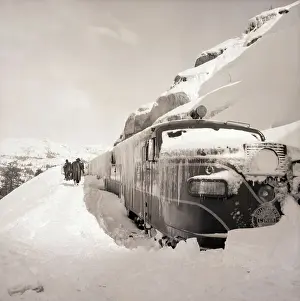 Rescue Prints: Rescuers Reach Snow Bound Train