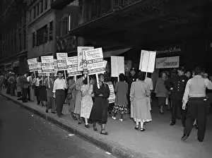 Striking Prints: Retail Workers Picket Oppenheim Collins