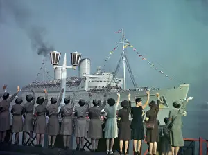 Homecoming Prints: Returning Troops from World War II