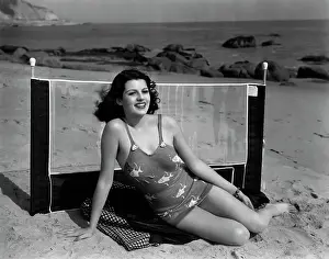 R.Hayworth In Swimsuit @Beach Fulllength