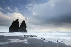 Images Dated 23rd September 2013: Rialto Beach in Olympic National Park, La Push, Washington, United States