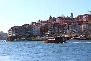 Images Dated 24th August 2015: Ribeira district in Porto from Vila Nova de Gaia