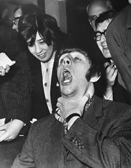 Throat Prints: Ringo Starr Opens Mouth Wide For Fans
