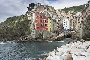 Images Dated 16th May 2015: Riomaggiore