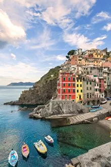 Images Dated 28th September 2015: Riomaggiore, Cinque Terre, Italy