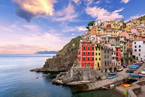 Images Dated 28th September 2015: Riomaggiore, Cinque Terre, Italy