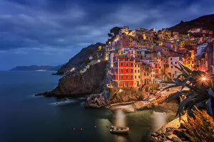 Images Dated 21st October 2014: Riomaggiore, Cinque Terre (Italy)
