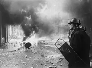 Londonderry Prints: Riot Police Walking Smoke-Filled Street