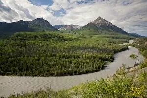 Images Dated 17th July 2011: River landscape, Matanuska River with King Mountain, Alaska, USA, North America