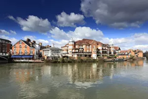 Images Dated 14th March 2013: River Thames, Windsor town
