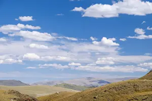 River valley, Gashuun Suhayt, Bayan Logia Province, Mongolia