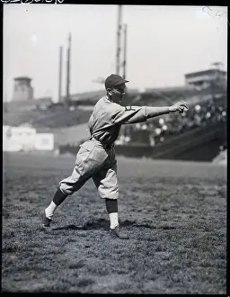 Throwing Prints: R.Maranville Standing Throwing Ball