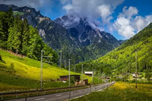 Images Dated 20th May 2017: Road to Grindelwald