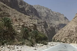 Palmaceae Gallery: Road in the Wadi Shab mountain ravine, Hadjar-Gebirge, Hadschar-Gebirge, Tiwi, Oman