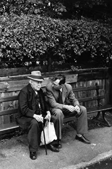 M Old Type Men Prints: Roadside Chat