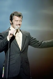 Robert Goulet Performing