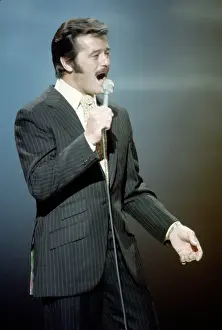 Robert Goulet Performing