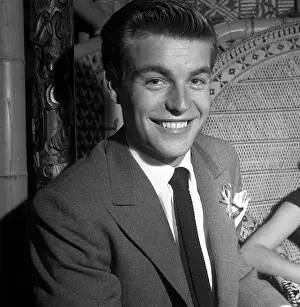 Leaf 4 1 13 Prints: Robert Wagner At An Event