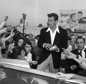 Leaf 4 1 13 Prints: Robert Wagner With Fans
