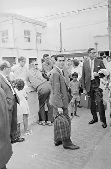 La Paz Prints: Roberto Guevara Arrives in La Paz