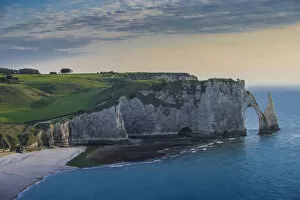Rock arch, coast with chalk cliffs, Etretat, Normandy, France
