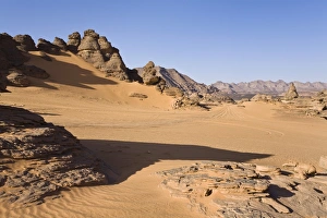 Chains Collection: Rock formations in the Libyan Desert, Akakus Mountains, Libya, North Africa, Africa