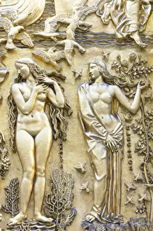 Images Dated 5th July 2017: Rockefeller Center exterior detail of the Friendship Between America