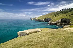 Images Dated 22nd December 2011: Rocky cliffs of the Pacific coast at Tunnel Beach, Dunedin, Otago Region, South Island, New Zealand