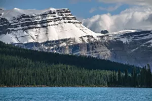Images Dated 24th September 2016: Rocky Mountains & Bow Lake, Banff National Park, Alberta, Canada