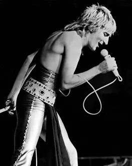 Singer Prints: Rod Stewart in concert
