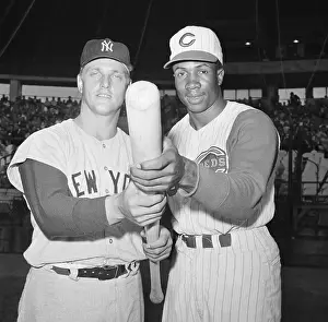Tampa Prints: Roger Maris with Frank Robinson