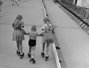 Images Dated 5th April 2019: Rollerskating