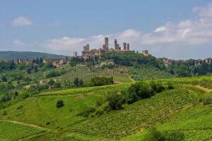 Images Dated 3rd June 2012: Rolling hills landscape, San Gimignano, Tuscany, Italy