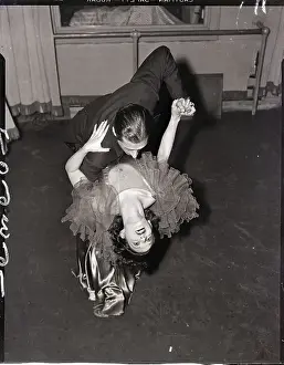 Romantic New Dance Called the Carlo