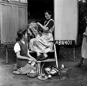 M Typ Euro Gypsies Bri Prints: Romany Women