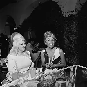 Huty25530 Prints: Rona Barrett's Beverly Hills Party