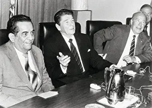 Shultz Prints: Ronald Reagan and Honduras President