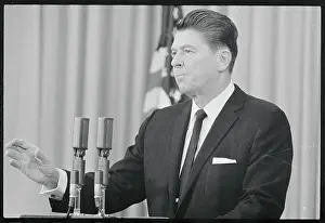 Sacramento Prints: Ronald Reagan Making a Speech