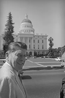 Sacramento Prints: Ronald Reagan Passin the State Capital Building