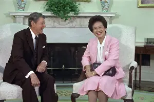 Ronald Reagan Speaking with Corazon Aquino
