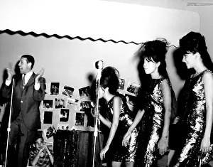 Ronettes Perfrorming