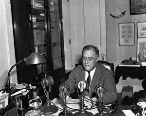 Hyde Park Prints: Roosevelt Broadcasting Campaign Speech