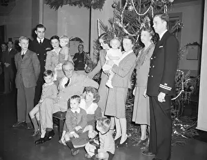 Generations Prints: Roosevelt Family at Home on Christmas Eve