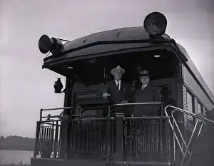 Hyde Park Prints: Roosevelt Leaves for Syracuse