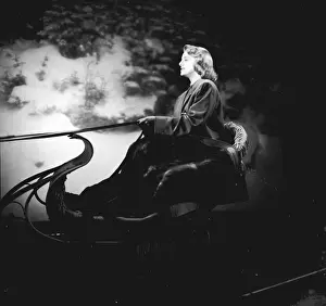 Rosemary Clooney On Set