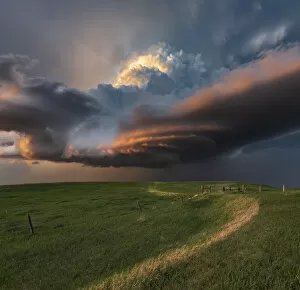 Images Dated 26th May 2013: A rotating mesocyclone storm over South Dakota at sunset. USA