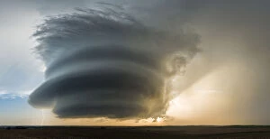 Images Dated 27th May 2013: A rotating mesocyclone storm works its way across the Great Plains of Nebraska. USA