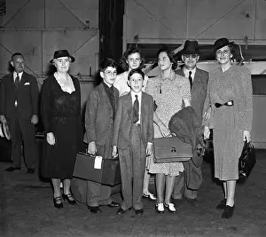 Refugee Prints: Rothschild Family Stand at Docks