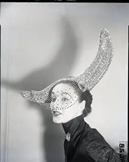 Rough Grey Straw Hat With Soaring Brim